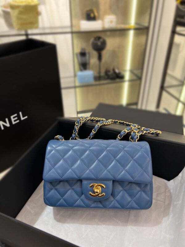 CHANEL Classic Flap 20cm bleu — réplique