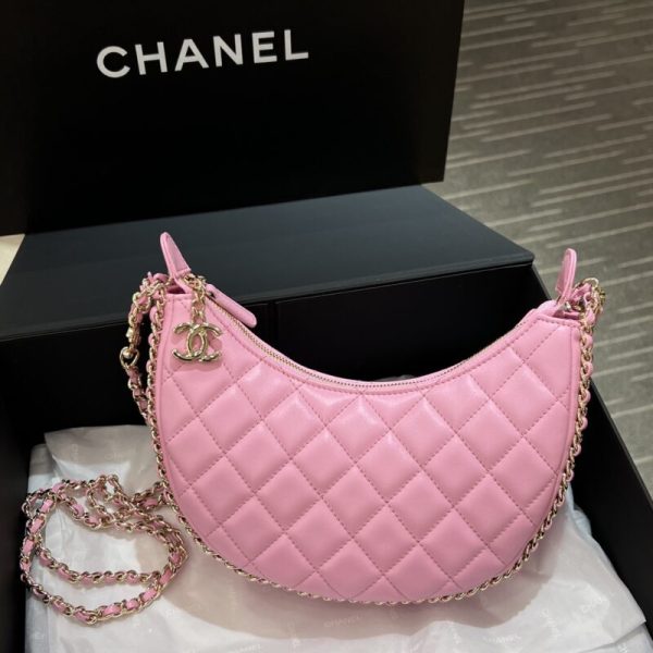 CHANEL 23P Crescent sac rose — réplique