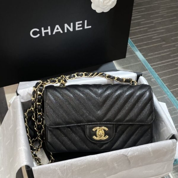 CHANEL Classic Flap V 20cm — réplique
