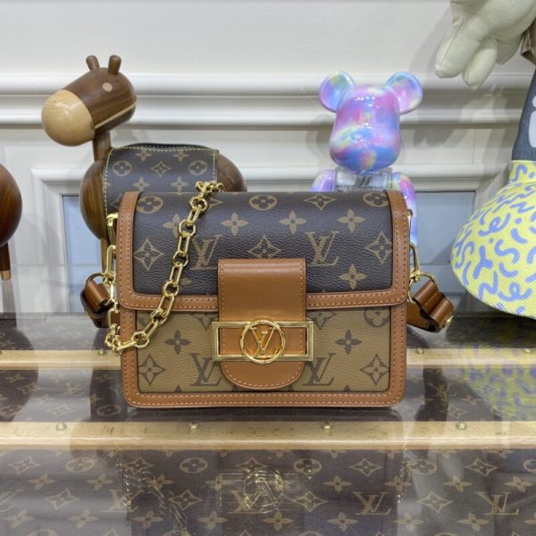 Louis Vuitton Dauphine Mini marron — réplique