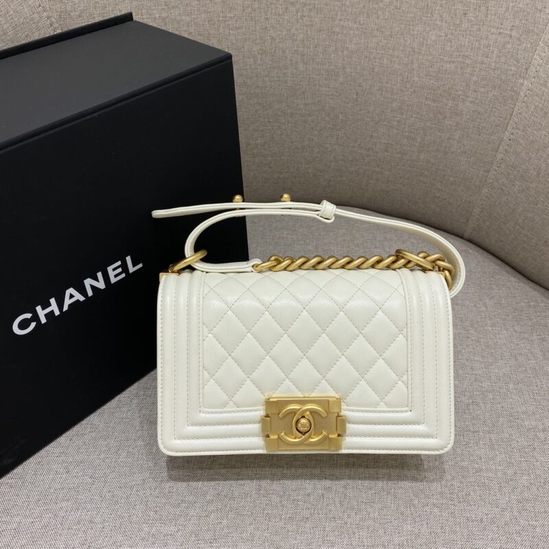 CHANEL Le Boy blanc — réplique