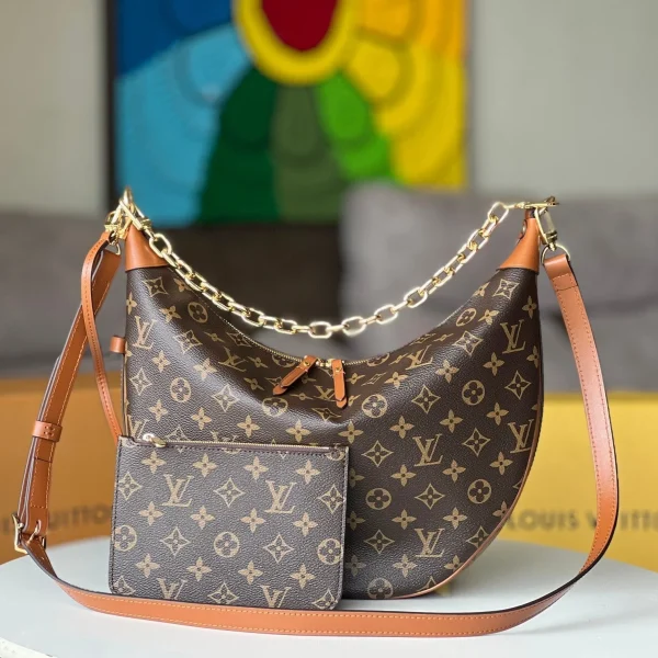 Modèle Louis Vuitton 25S LOOP HOBO 38 en coloris marron Monogram toile enduite finitions dorées — réplique