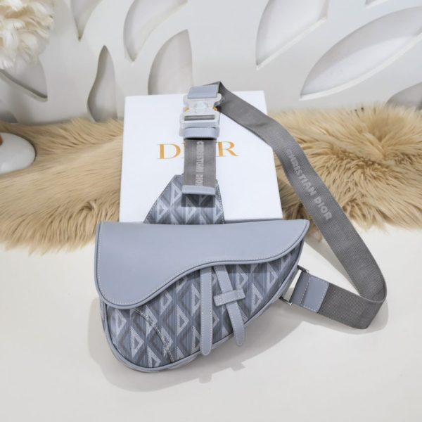 Dior Saddle Diamond gris — réplique