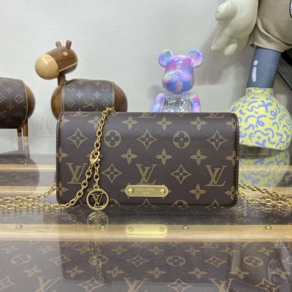 Louis Vuitton portefeuille On Chain Lily marron — réplique