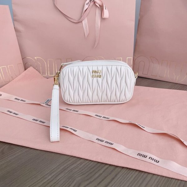 Miu Miu pochette blanc — réplique