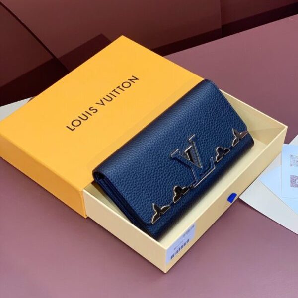 Louis Vuitton Capucines Long Dark bleu — réplique