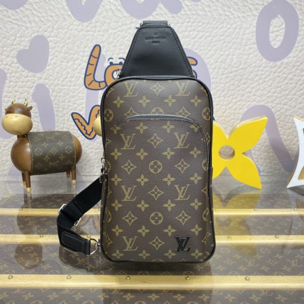 Louis Vuitton Avenue Slingbag marron — réplique