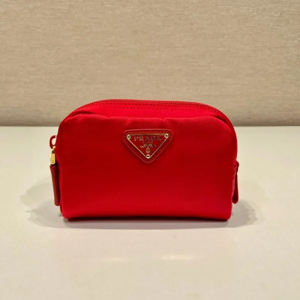 Pochette 12 en PASSION coloris rouge RE-NYLON — réplique