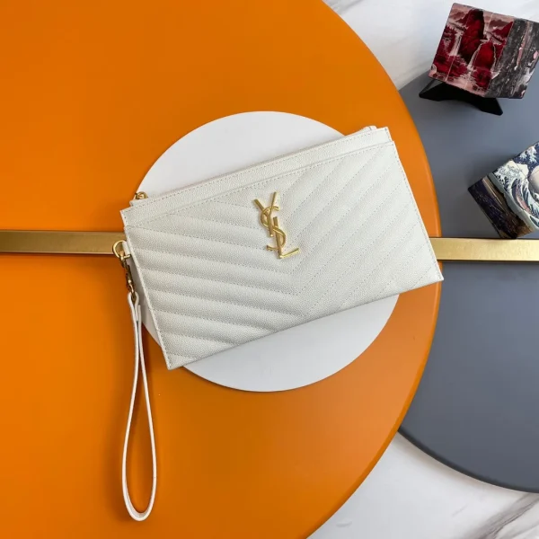 Modèle Saint Laurent CASSANDRE MATTELASÈ grand format zippé pochette en grain DE POUDRE embossé cuir — réplique