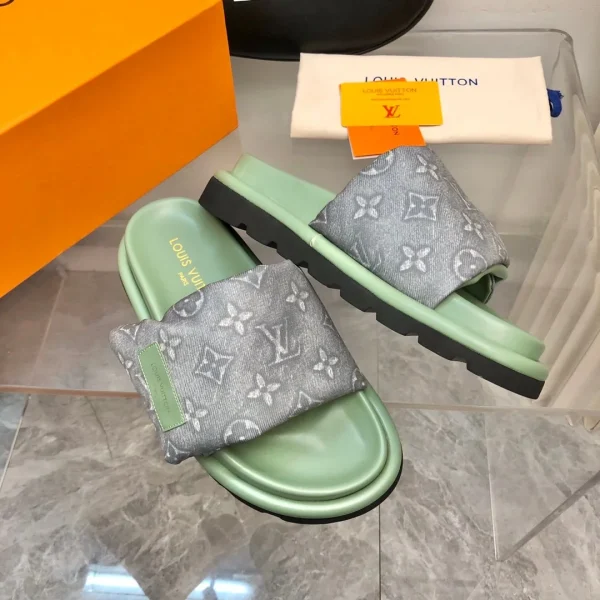 Chaussons Louis Vuitton coloris vert tissu bandoulière – pour femme — réplique