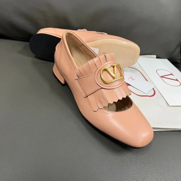 Mocassins Valentino coloris rose cuir franges – pour femme — réplique