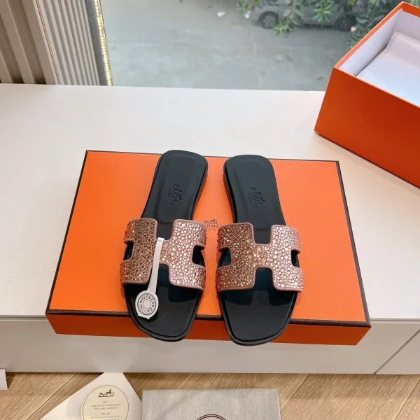 Sandales Hermès coloris or rose cristal cuir – pour femme — réplique