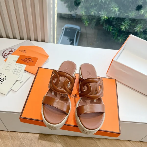 Sandales Hermès coloris marron cuir espadrille – pour femme — réplique