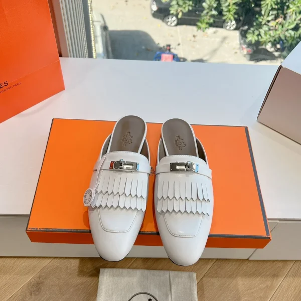 Mules Hermès coloris blanc cuir franges – pour femme — réplique