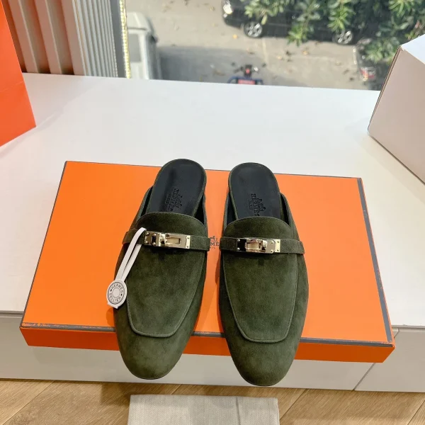 Mules Hermès coloris vert daim – pour femme — réplique