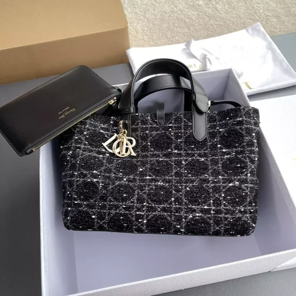 Modèle Dior cuir de veau Tweed Cannage format moyen Toujours coloris noir coloris blanc — réplique