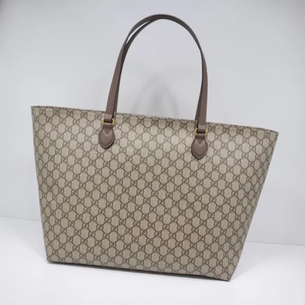 Gucci Supreme Shopper sac porté épaule — réplique