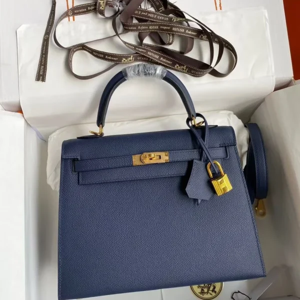 Modèle HN 25 Sellier coloris bleu marine Epsom — réplique
