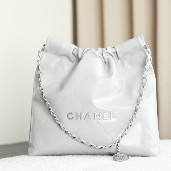 Chanel 22 moyen format sac Snowy — réplique