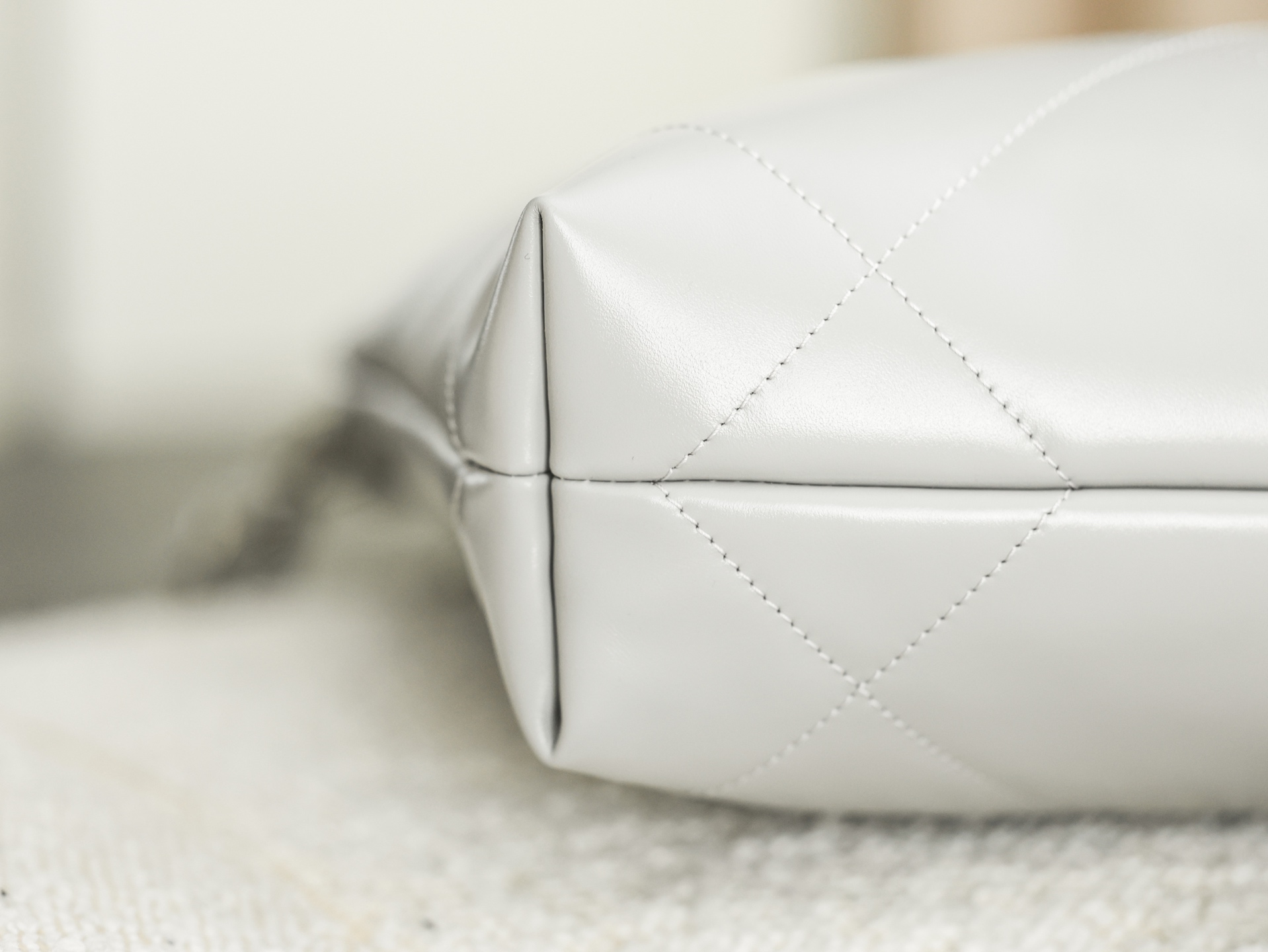 Chanel 22 moyen format sac Snowy — réplique – Image 2