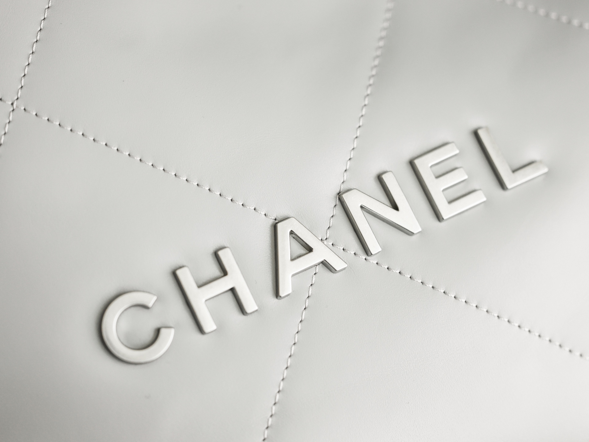 Chanel 22 moyen format sac Snowy — réplique – Image 5
