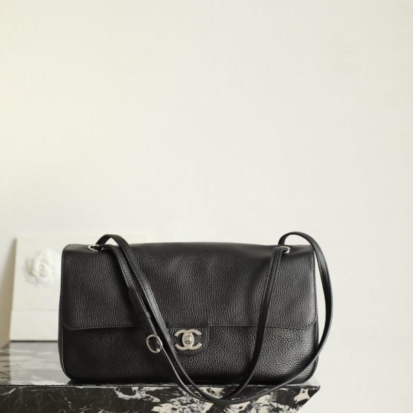Chanel 26S Maxi Flap sac noir — réplique