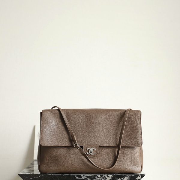Chanel 26S Maxi Flap sac Chocolate — réplique