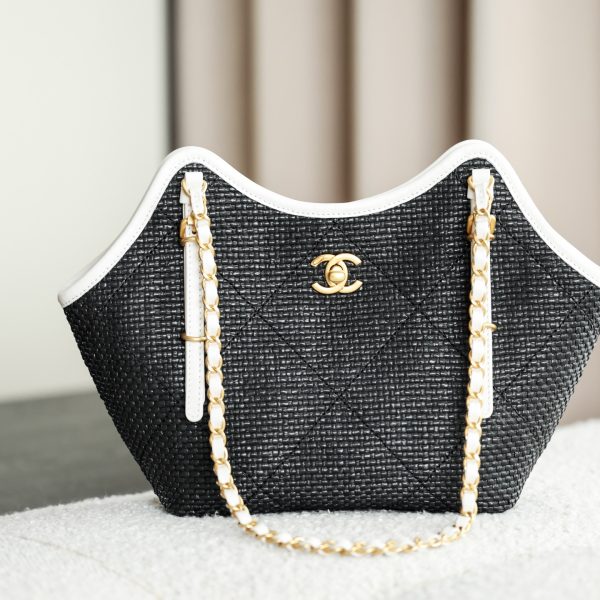 Chanel 25S Maxi Shopping cabas noir toile — réplique