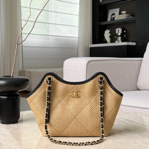 Chanel 25S Maxi Shopping cabas Sand toile — réplique