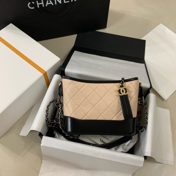 Chanel Gabrielle Hobo sac Beige — réplique