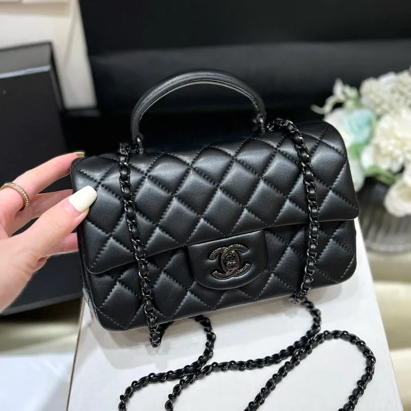 Modèle Chanel 20C AS1160 mini à anse supérieure rabat — réplique