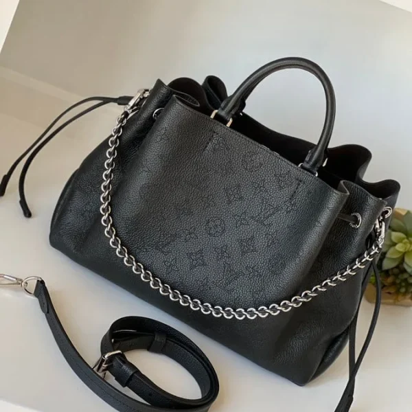 Cabas Louis Vuitton bella mahina coloris noir — réplique