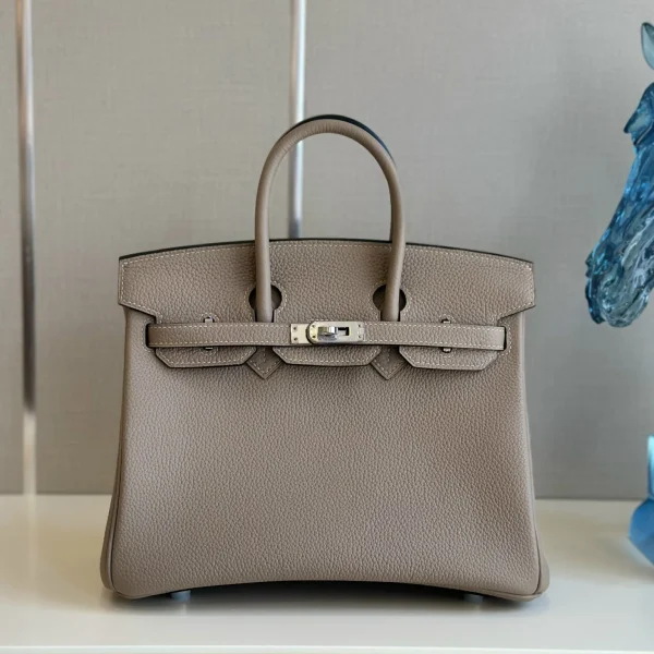 Modèle HN coloris gris avec finitions argentées (taille 30) — réplique