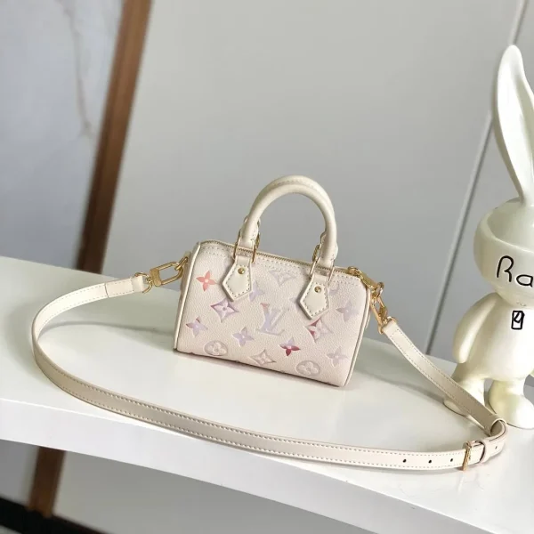 Modèle Louis Vuitton Speedy nano coloris blanc — réplique