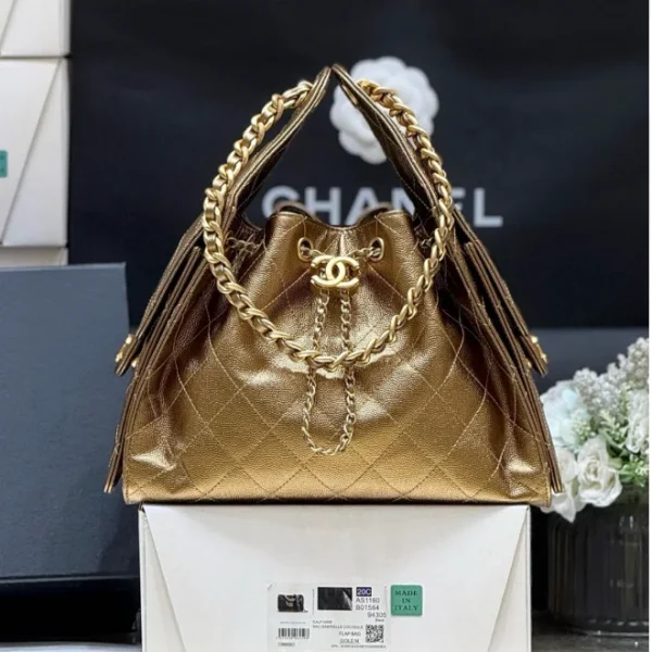 Sac à main Chanel 25 30 en doré coloris marron avec finitions dorées — réplique