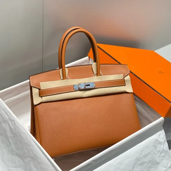 Modèle HN 30 coloris marron TOGO cuir finitions argentées — réplique