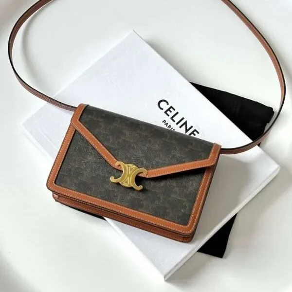 Sac à main Céline Woc Triomphe finition dorée 22 × 15 cm — réplique