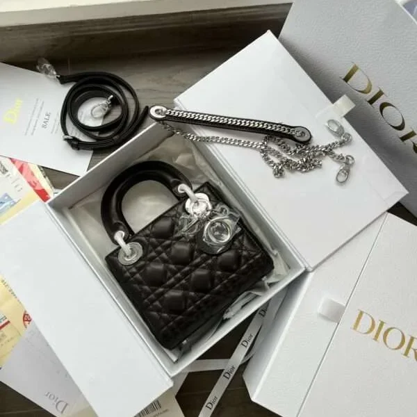 Sac à main Dior Lady mini 3-poche 11 haut-finition coloris noir 17 cm — réplique