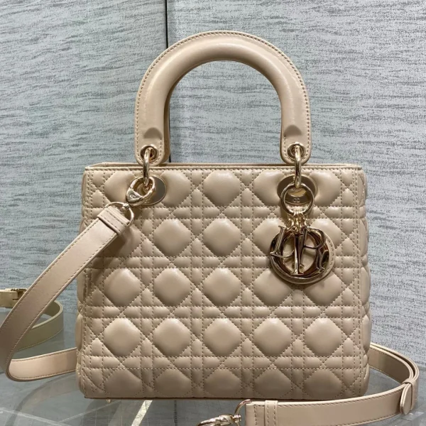 Sac Dior petit format Lady en coloris beige Cannage — réplique