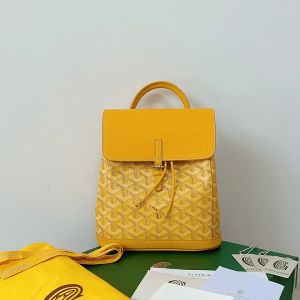 Sac à dos Goyard mini coloris jaune Monogram motif 23 × 19 cm — réplique
