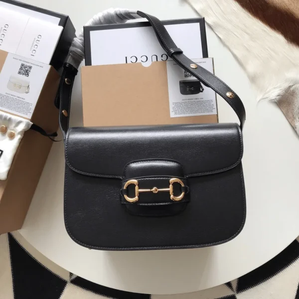 Sac à main Gucci 1955 Horsebit coloris noir cuir lisse 25 cm — réplique