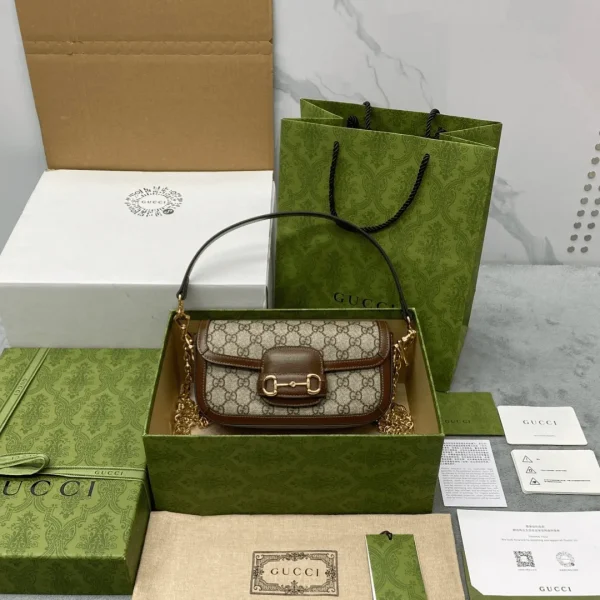 Sac à main Gucci Horsebit avec marque logo motif 23.5 cm — réplique