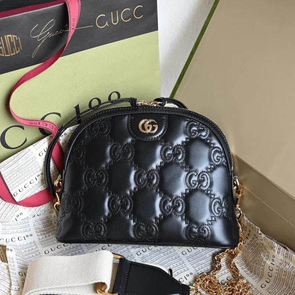 Sac Gucci Matelasse avec embossé GC motif 21 cm — réplique