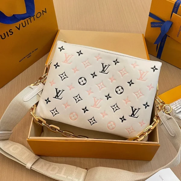 Sac à main Louis Vuitton Coussin Monogram mélange coloris rose coloris noir motif 26 × 20 × 12 cm — réplique