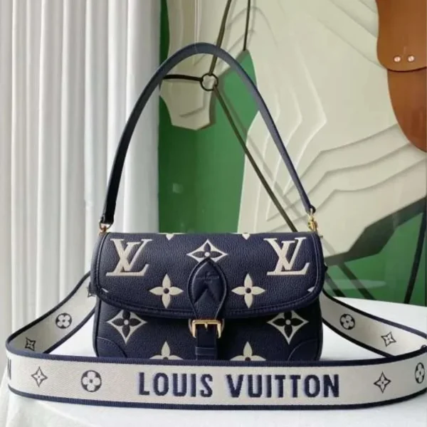 Sac à main Louis Vuitton Diane embossé motif 23 × 16 × 8.5 cm — réplique