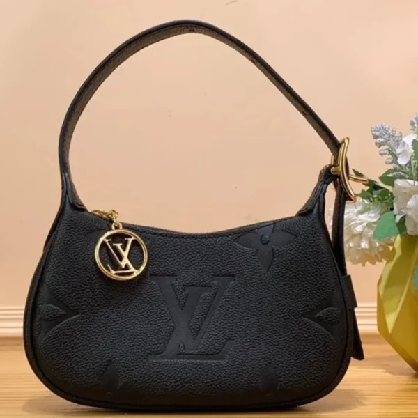Sac à main Louis Vuitton Moon mini coloris noir 20.5 × 11 × 5 cm — réplique