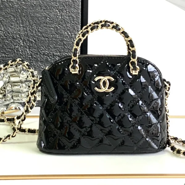 Sac à main Chanel Alma mini brillant cuir coloris noir fermoir doré 12 cm — réplique