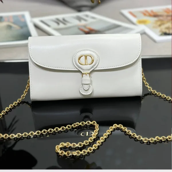 Sac bandoulière Dior Bobby coloris blanc cuir lisse 21.5 × 12 × 4 cm – pour femme — réplique