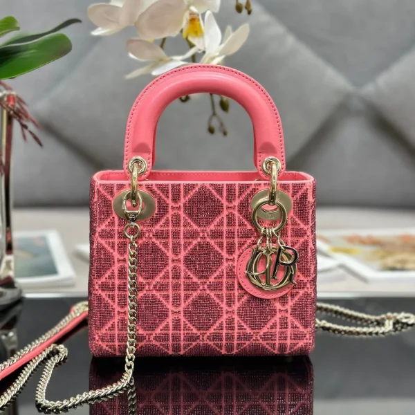 Sac à main Dior Lady coloris rose avec perles 17 × 15 × 7 cm — réplique
