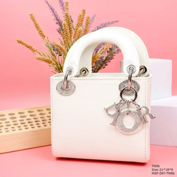 Sac à main Dior My Lady coloris blanc perlé 21 × 18 × 9 cm — réplique